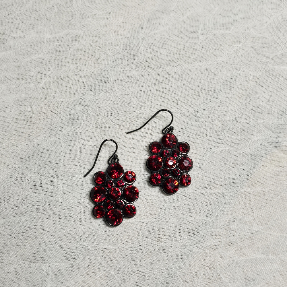 Liz Claiborne Black and Red rhinestone earrings #gothic #rave 0284